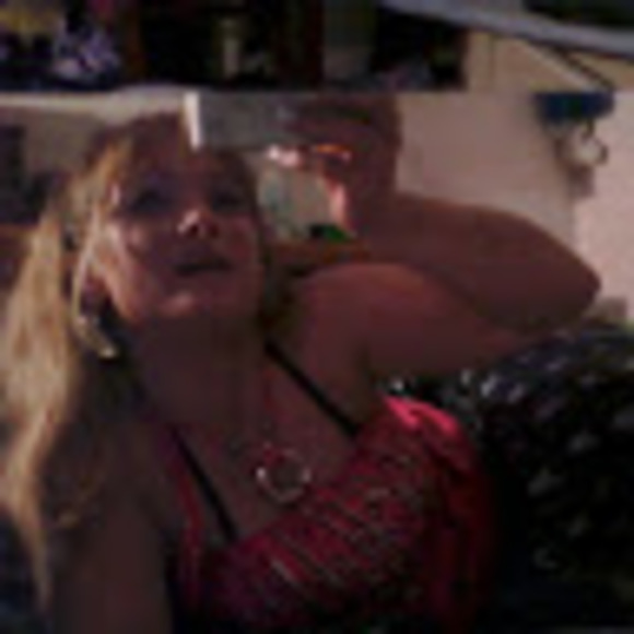 Meet your Posher, Christina - Picture 1 of 1